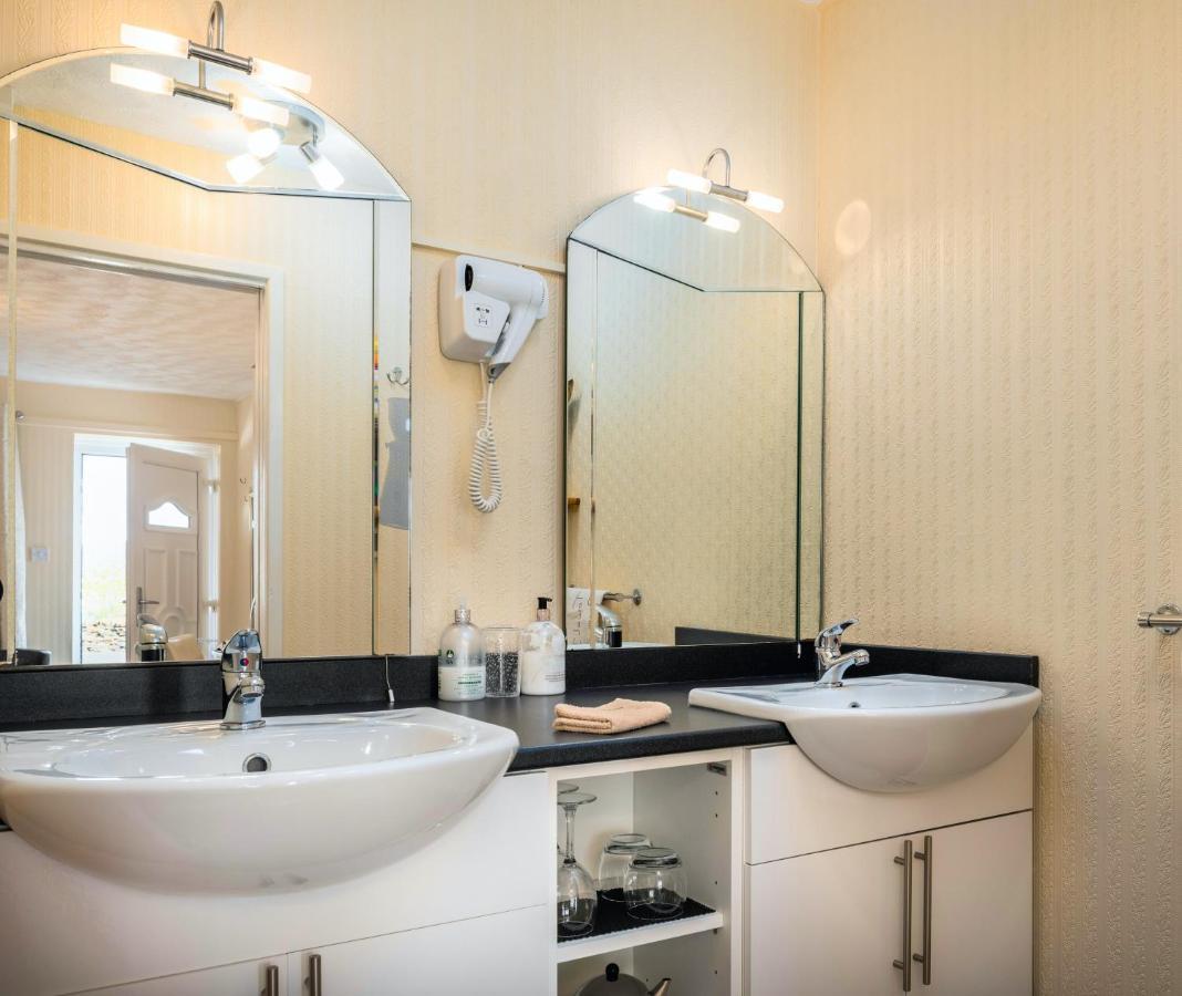 Estuary Lodge Motel B&B Talsarnau Экстерьер фото